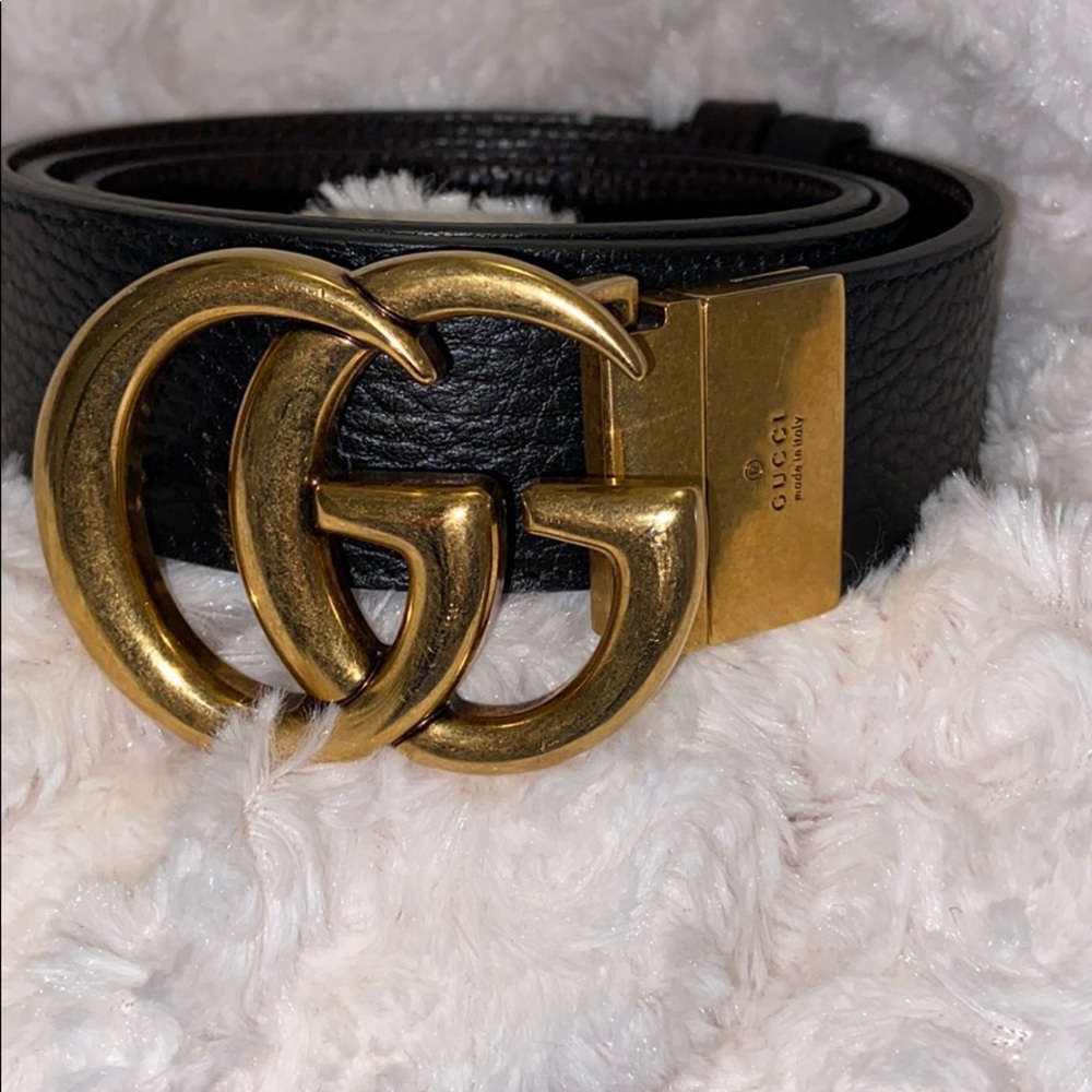 Gucci belt reversible.